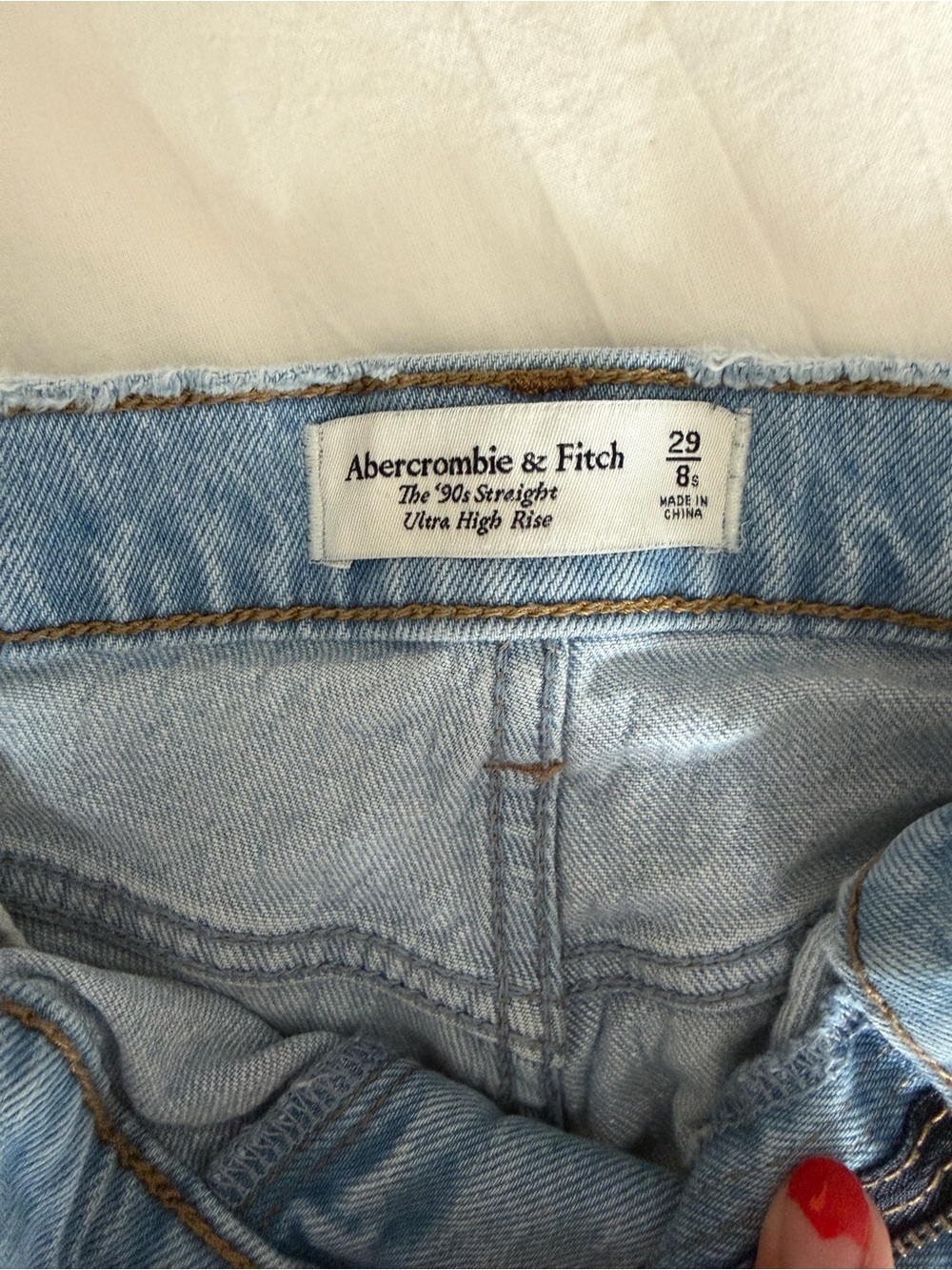 Abercrombie & Fitch Ultra High Rise Light Wash Split Hem Jeans, Sz 28, 8 - Picture 3 of 4